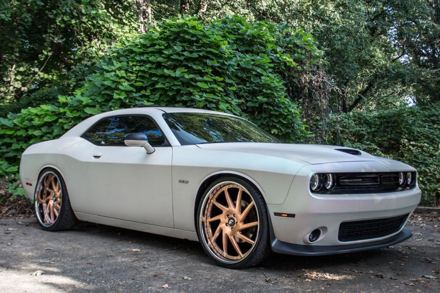  Dodge Challenger Hemi on Forgiato Wheels (Direzione) 2017 года  (фото 2 из 5)